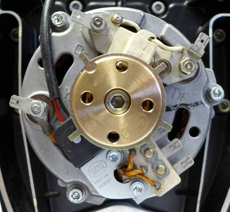 V65 mit Lichtmaschine von Saprisa Bosch V50 Rotor Schraube für Moto Guzzi V35